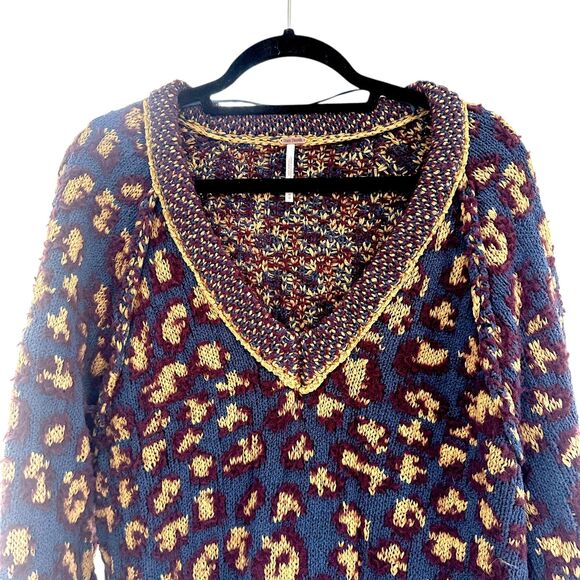 FREE‎ PEOPLE Little Animal Oversized Pullover Sweater Medium - Picture 8 of 9
